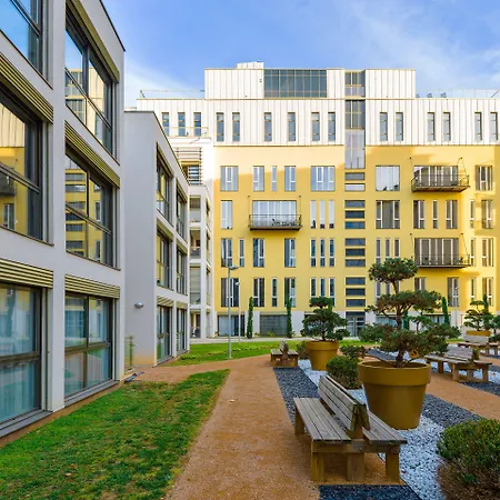 Lagrange Aparthotel Lyon Lumiere-3